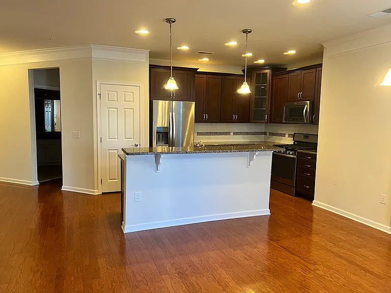 1007 Bradish Ln — Photo 5