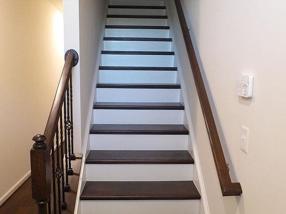 5th image of 634 Totten Mews NE
