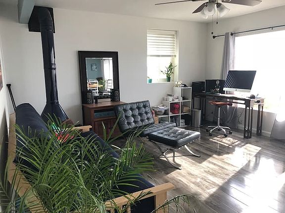 3rd image of 3600 The Strand APT A