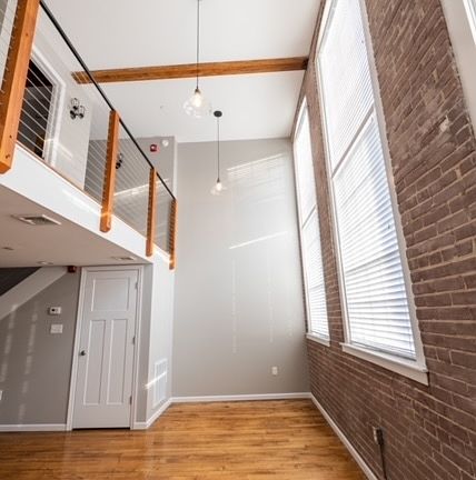 5th image of 632 N College St #10981009