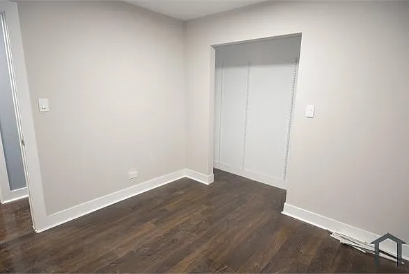 10235 S Oglesby Ave — Photo 12
