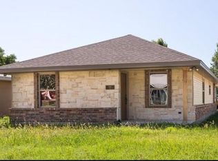 901 N Lamb St, Bowie, TX 76230