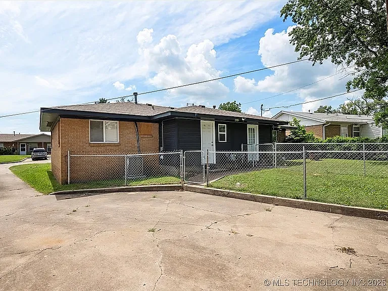 318 SE Avondale Ave — Photo 18