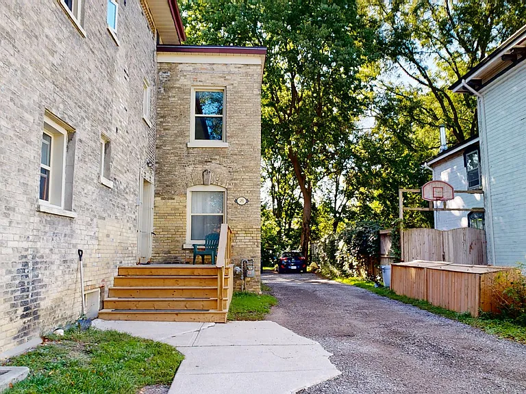 26 Craig St #1 — Photo 2