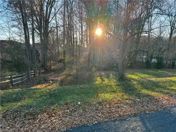 455 Lynnhaven Park Dr #22, Winston Salem, NC 27107