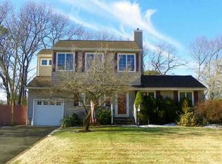 38 Otis Rd, Islip Terrace, NY 11752