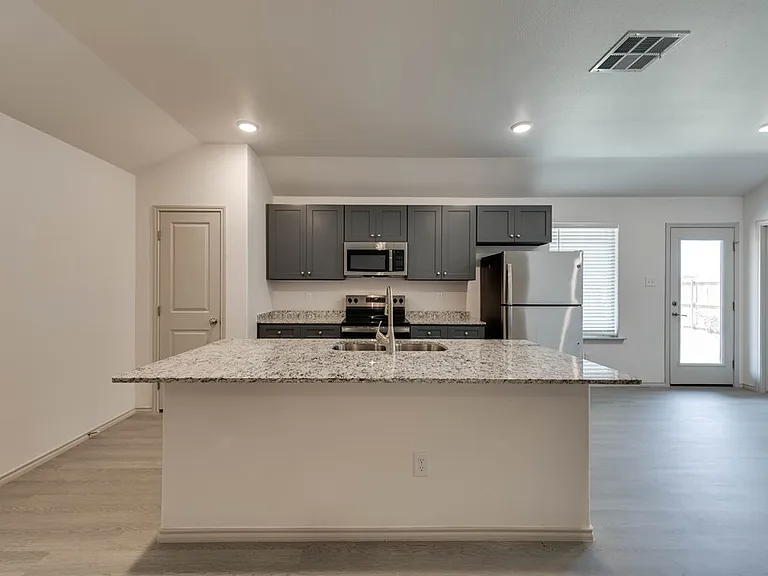 8210 E County Road 111 — Photo 6