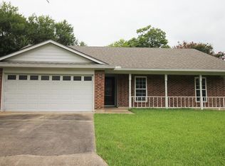 2011 Chapel Heights Dr, Wharton, TX 77488