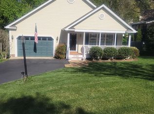 1064 Wintergreen Ln, Charlottesville, VA 22903