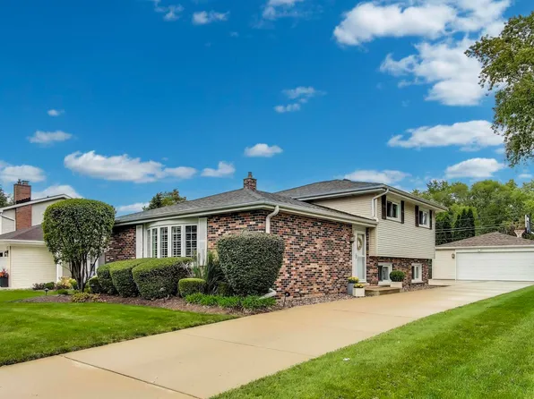 819 S Dryden Pl, Arlington Heights, IL 60005