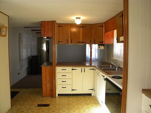 4th image of 26 Rosewood Dr