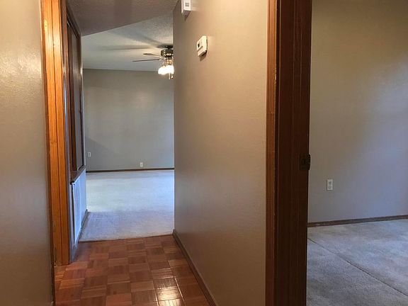 3rd image of 11 Monroe Ct