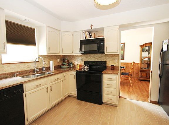 5th image of 1266 Bermuda Dr