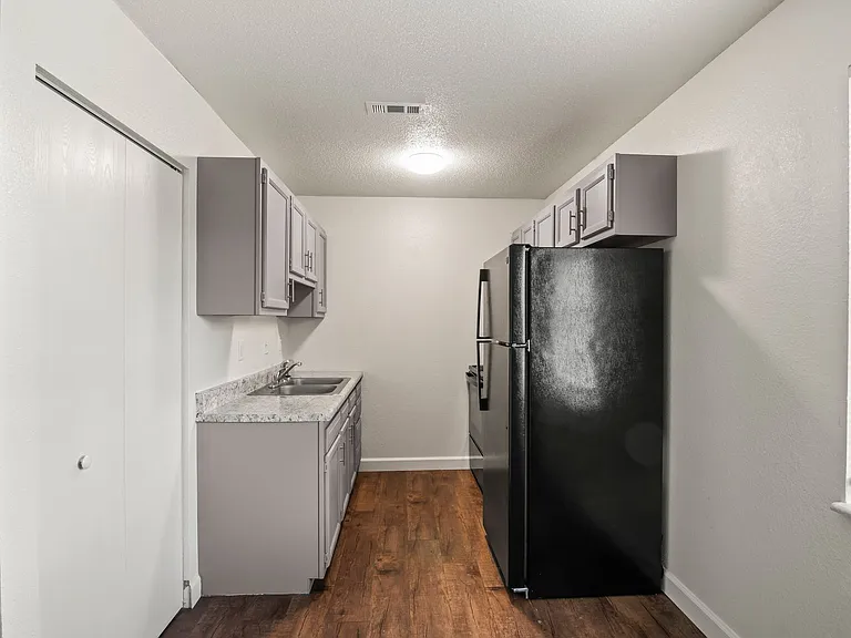 Metro Apartments At Bethalto — Photo 46