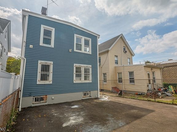 4th image of 645 Nye Ave