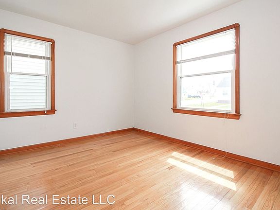 3rd image of 6208 Northcliff Ave