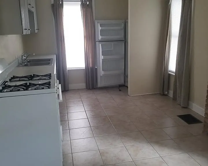 70 Adams St #2 — Photo 2