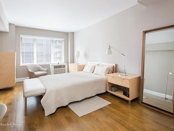 4th image of 211 E 51st St APT 10B