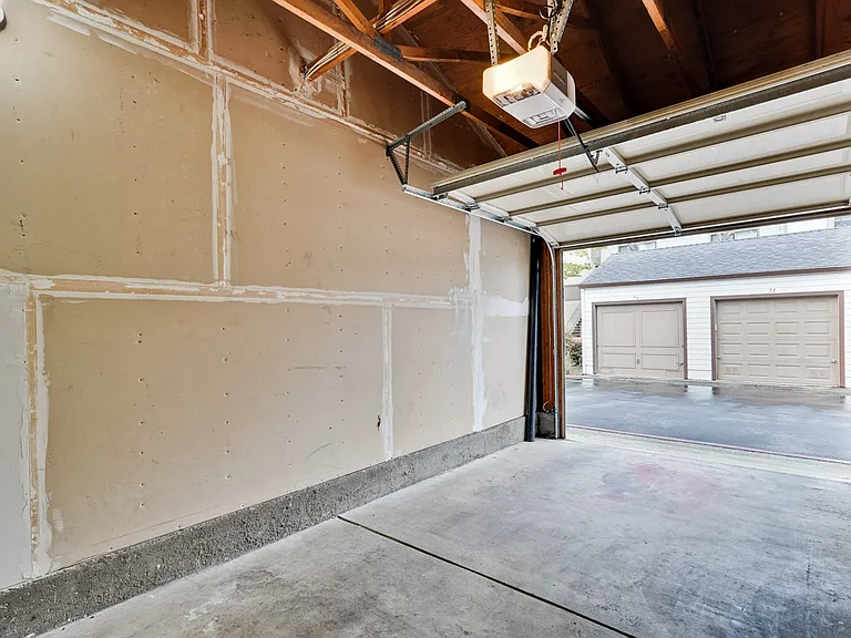 1422 Main Entrance Dr — Photo 18