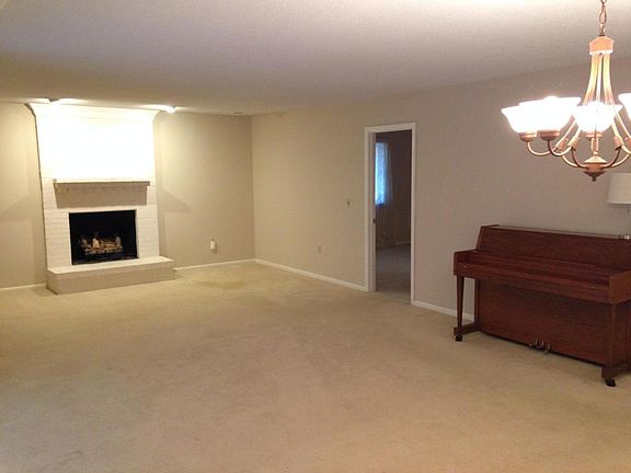 4th image of 4 Garden Villa Dr