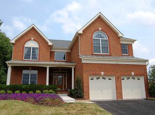 25778 Donegal Dr, Chantilly, VA 20152