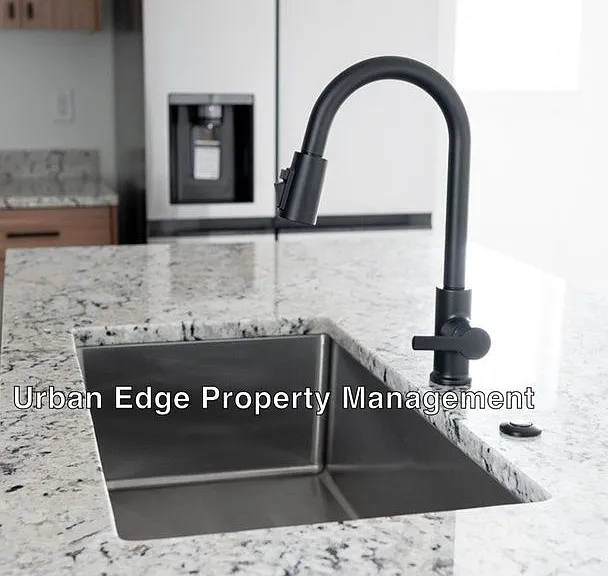 5006 E Hagadorn Ln — Photo 5