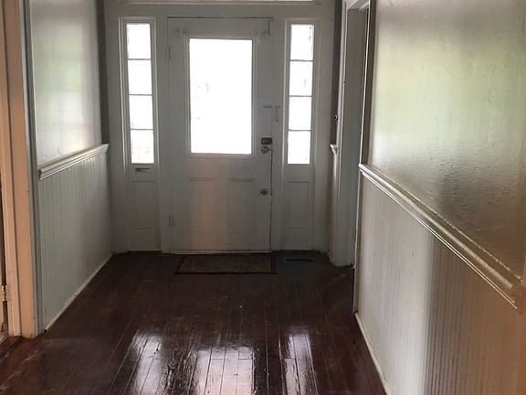 5th image of 504 E Hampton St