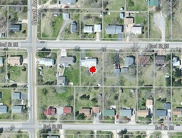 2nd image of 1114 2nd St SE
