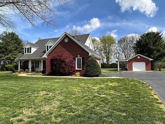 3rd image of 262 Southwind Dr