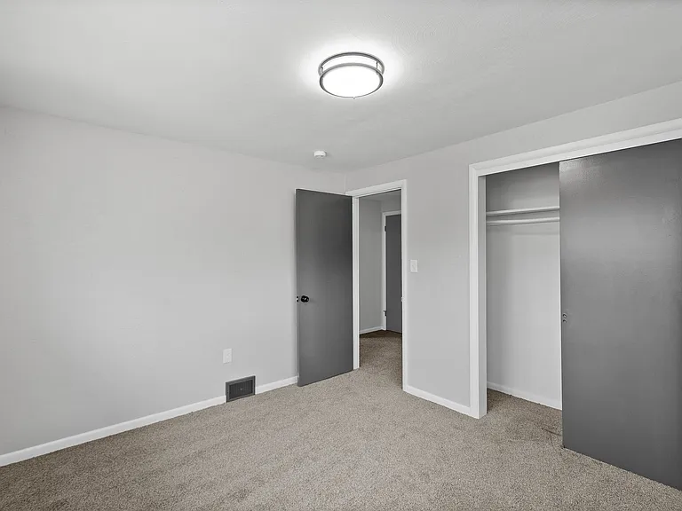 1411 Fairmont St — Photo 6