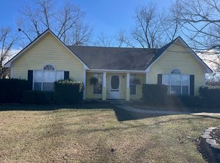 135 Paloma Dr, Leesburg, GA 31763