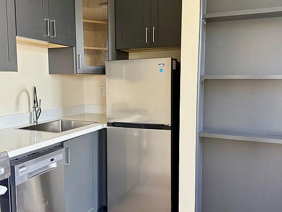 5th image of 1355 Valencia St #25