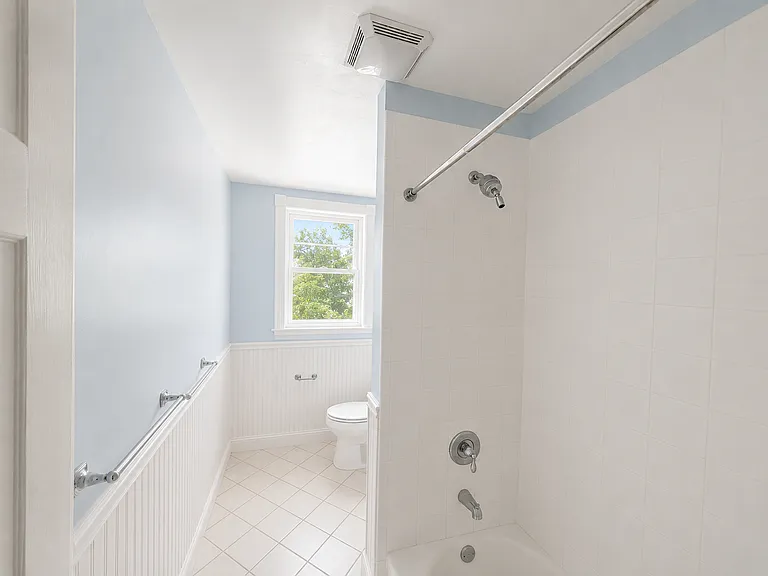605 Naomi St — Photo 7