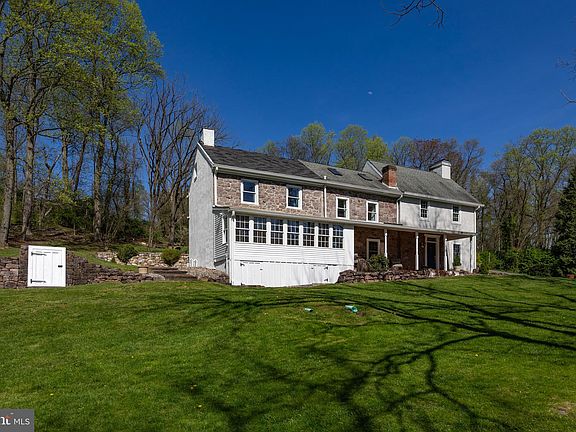 4th image of 929 Cherry Hill Ln
