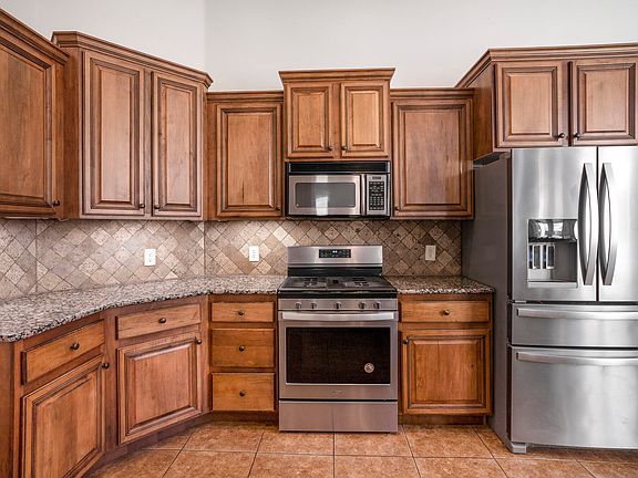 5th image of 690 E Mojave Dr