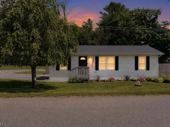 16 Clover Ln, Vernon Twp., NJ 07418