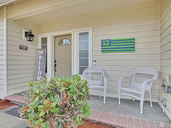 2nd image of 401 17th Avenue Ct SW