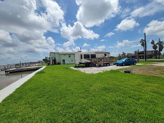 4th image of 718 Copano Cove Rd