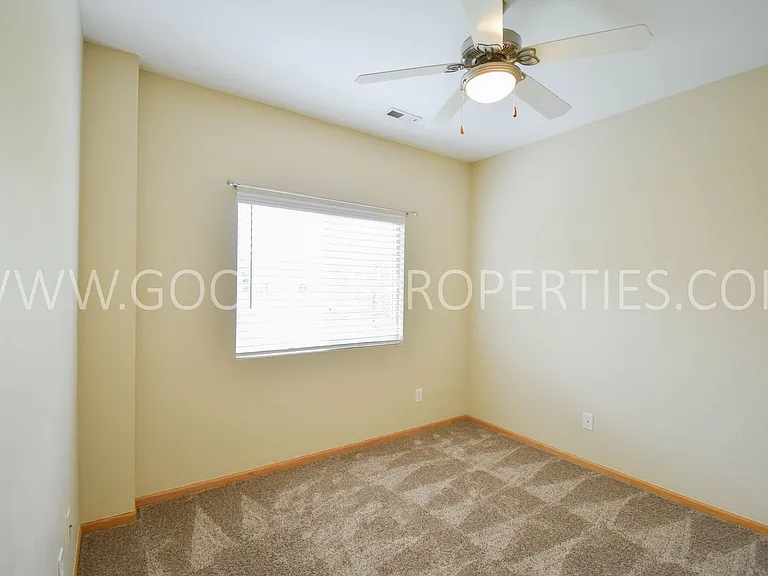 10320 Norfolk Dr #4 — Photo 8