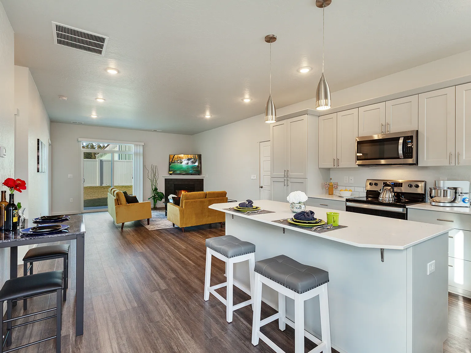 1367 Mordyl Loop - 1 — Photo 3