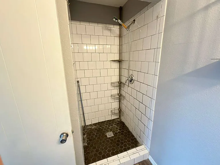 113 NE Madison Cir N #7 — Photo 8
