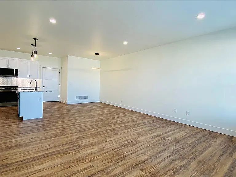 5341 Remington Dr #B — Photo 5