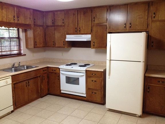 3rd image of 8791 Louvinia Way
