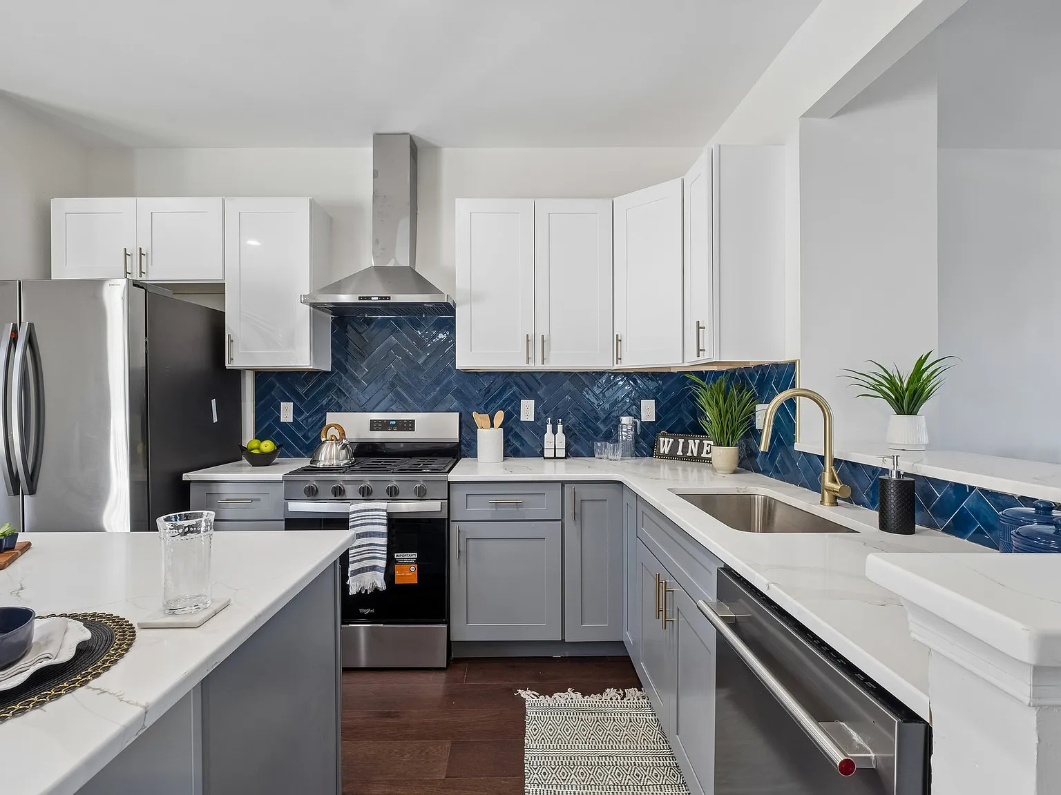 3 bed, 2.5 bath, 2290 sqft, $3,925 — Photo 1