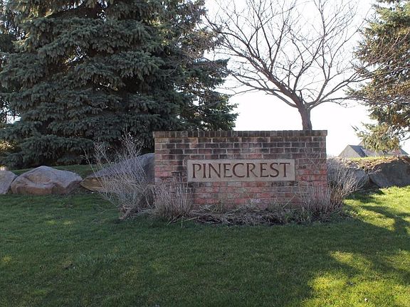 2nd image of 800 Pinecrest Dr