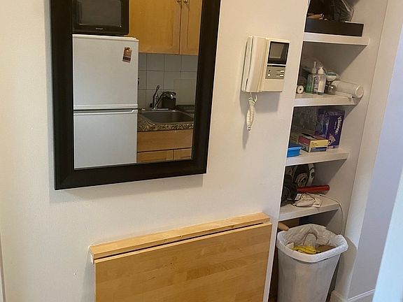 4th image of 39 Saint Marks Pl APT 5