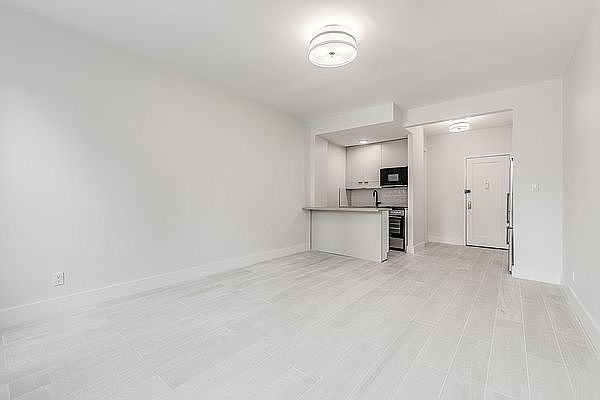 2nd image of 425 E 75th St #3F