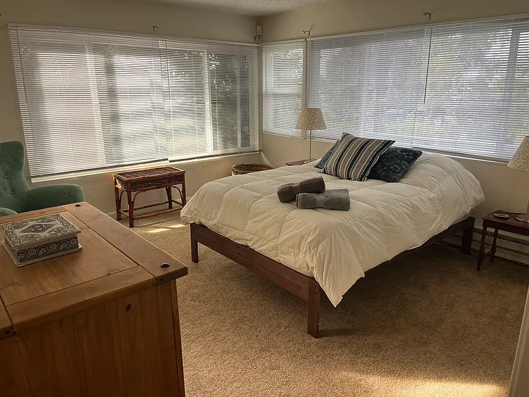 655 Macarthur Blvd #4 — Photo 17