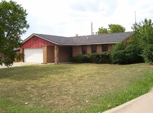 6051 SW Atterbury Dr, Lawton, OK 73505