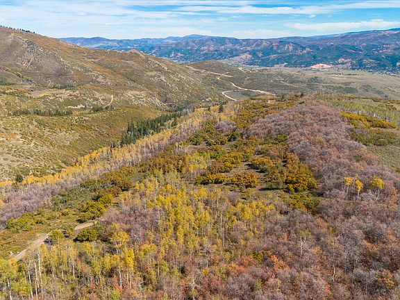 5th image of 144 Bear Tooth Rd
